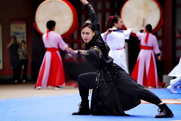 武术大师加盟!剑侠世界:起源含亮老师秀十八般武艺!