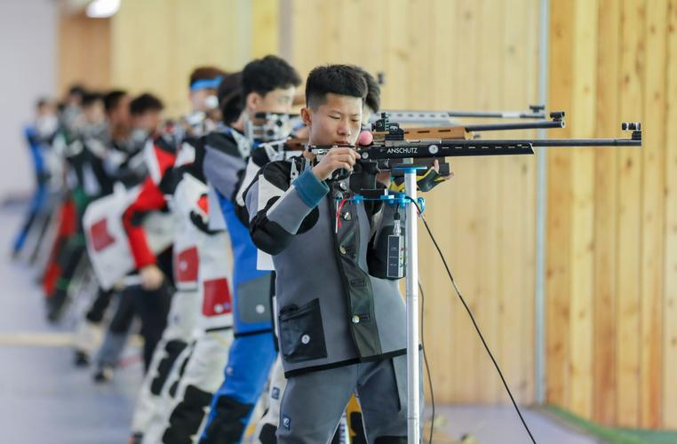 CF手游新赛季手枪战爆破比拼盛启,精选武器攻略与趣味玩法大揭秘!